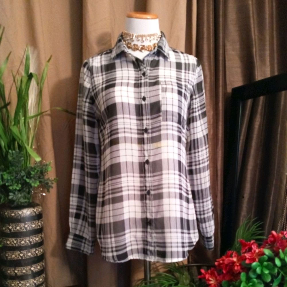 Semi sheer black & white button down top